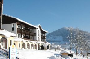 Отель Mondi-Holiday Alpenblickhotel Oberstaufen  Оберштауфен